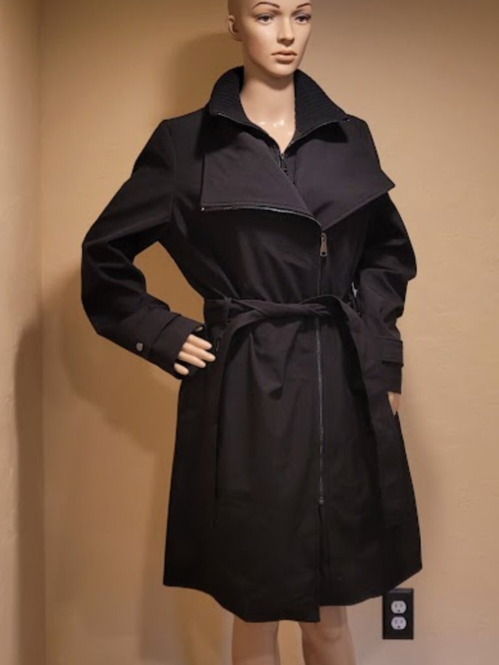 NWT Halston belted black double zipper trench coat with nice detailing - Picture 7 of 7
